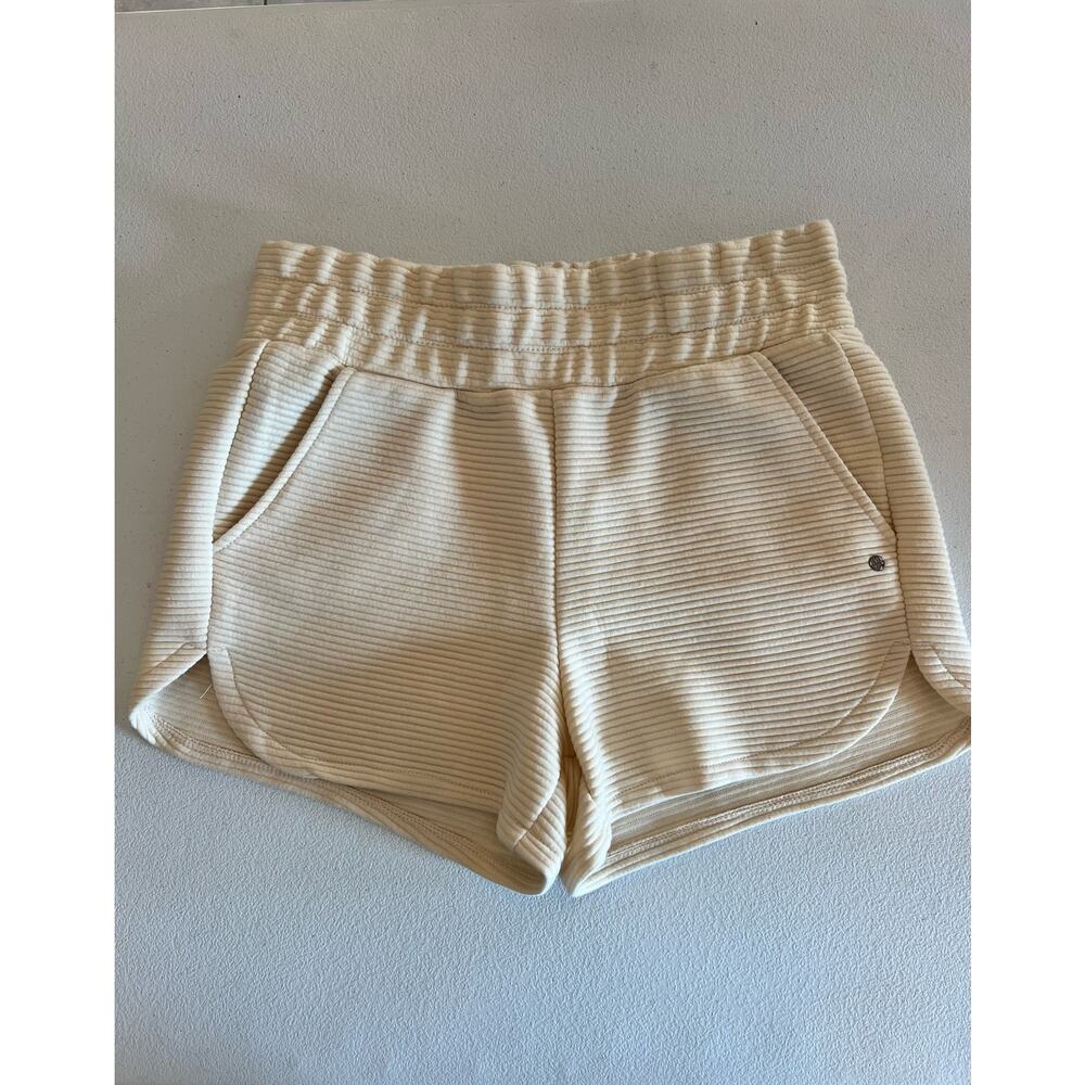 Bearpaw Outdoors Women's Ribbed Cream Pull On Comfy Size M Shorts